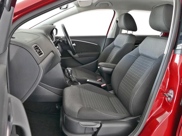 ポロ TSIコンフォートラインアップグレードパック 5ナンバー LEDヘッドライト 前後ドラレコ 純正ナビ 地デジ CD/DVD ETC2.0 バックカメラ ACC 純正15インチアルミホイール フォグランプ レザーステアリング CPO認定中古車(14枚目)