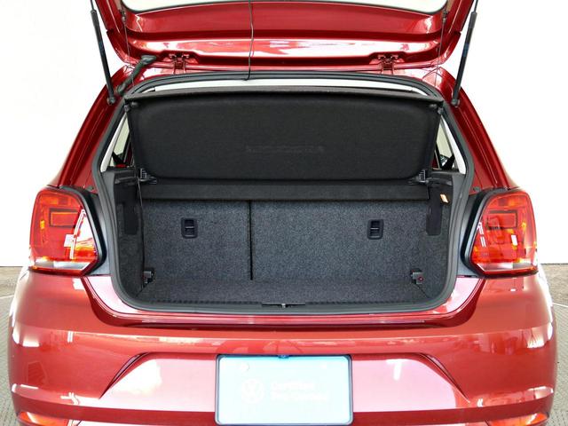 ポロ TSIコンフォートラインアップグレードパック 5ナンバー LEDヘッドライト 前後ドラレコ 純正ナビ 地デジ CD/DVD ETC2.0 バックカメラ ACC 純正15インチアルミホイール フォグランプ レザーステアリング CPO認定中古車(18枚目)