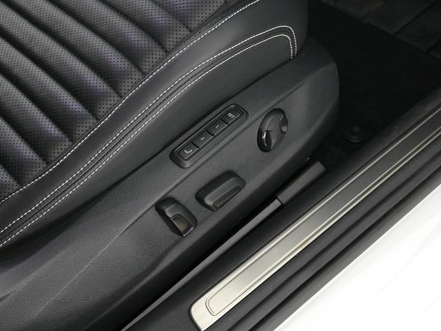 パサートヴァリアント ＴＤＩエレガンスアドバンス　後期型　黒レザーインテリア　ＩＱ．Ｌｉｇｈｔ　液晶メーター　ワイヤレスＣａｒｐｌａｙ対応純正ナビ　地デジ　ＥＴＣ２．０　アラウンドビューカメラ　電動テールゲート　純正１８ＡＷ　ＣＰＯ認定中古車（12枚目）