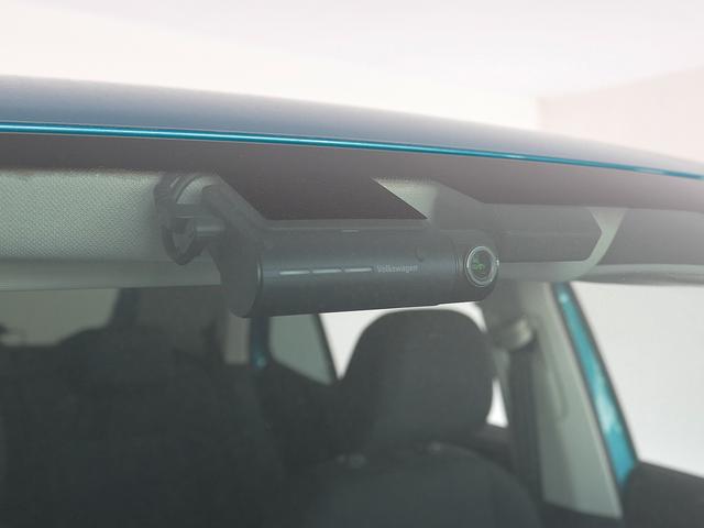 Ｔ－クロス ＴＳＩ　アクティブ　前後純正ドラレコ　液晶メーター　ワイヤレスＣａｒｐｌａｙ対応純正ナビ　ＥＴＣ２．０　バックカメラ　前後パークセンサー　ＬＥＤライト　ＡＣＣ　ブラインドスポットディテクション　ＣＰＯ認定中古車（6枚目）