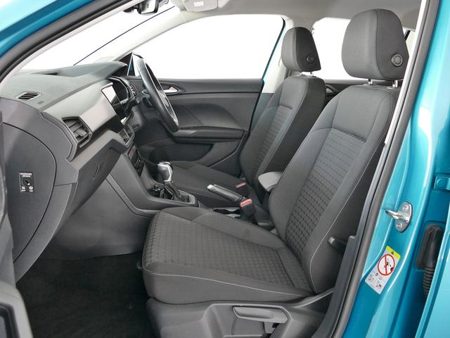 Ｔ－クロス ＴＳＩ　アクティブ　前後純正ドラレコ　液晶メーター　ワイヤレスＣａｒｐｌａｙ対応純正ナビ　ＥＴＣ２．０　バックカメラ　前後パークセンサー　ＬＥＤライト　ＡＣＣ　ブラインドスポットディテクション　ＣＰＯ認定中古車（14枚目）