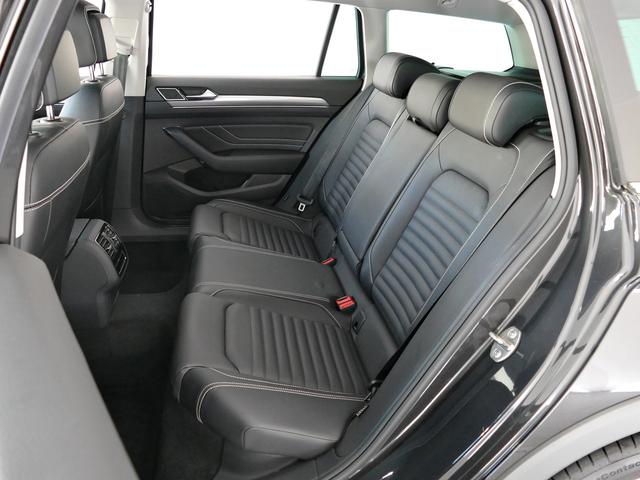 パサートオールトラック ＴＤＩ　４モーション　アドバンス　後期型　ベンチレーション付ナパレザーインテリア　液晶メーター　前後ドラレコ　ワイヤレスＣａｒｐｌａｙ対応純正ナビ　ＥＴＣ２．０　アラウンドビューカメラ　ＩＱライト　電動テールゲート　　ＣＰＯ認定中古車（19枚目）