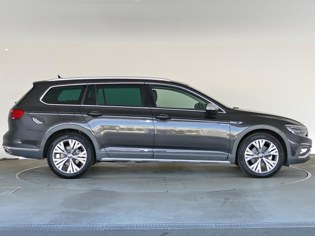 パサートオールトラック ＴＤＩ　４モーション　アドバンス　後期型　ベンチレーション付ナパレザーインテリア　液晶メーター　前後ドラレコ　ワイヤレスＣａｒｐｌａｙ対応純正ナビ　ＥＴＣ２．０　アラウンドビューカメラ　ＩＱライト　電動テールゲート　　ＣＰＯ認定中古車（29枚目）