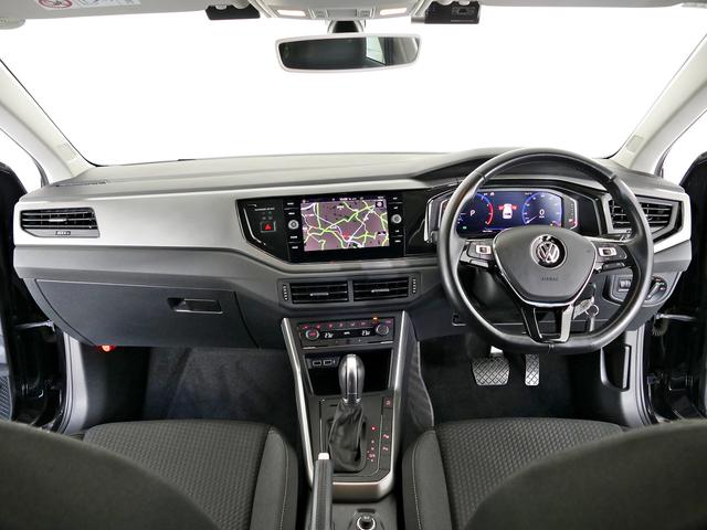 ポロ ＴＳＩコンフォートライン　前後純正ドラレコ　液晶メーター　Ｃａｒｐｌａｙ対応純正ナビ　地デジ　ＣＤ／ＤＶＤ　ＥＴＣ２．０　エンブレム内蔵バックカメラ　前後パークセンサー　デイライト　ＡＣＣ　ブラインドスポット　ＣＰＯ認定中古車（5枚目）