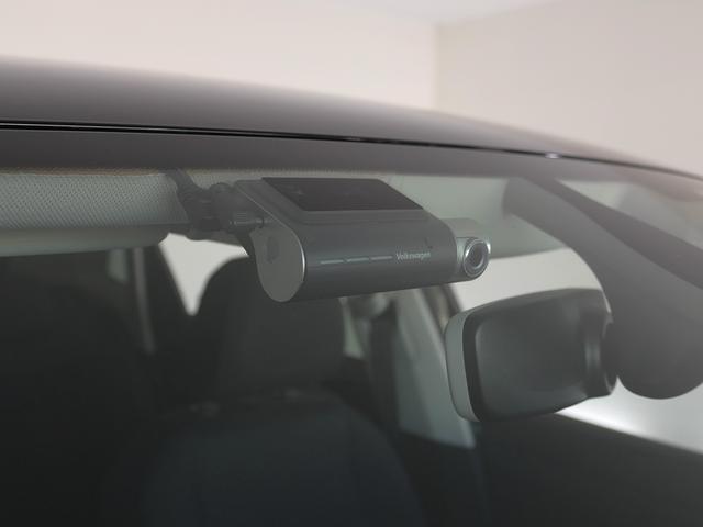 ポロ ＴＳＩコンフォートライン　前後純正ドラレコ　液晶メーター　Ｃａｒｐｌａｙ対応純正ナビ　地デジ　ＣＤ／ＤＶＤ　ＥＴＣ２．０　エンブレム内蔵バックカメラ　前後パークセンサー　デイライト　ＡＣＣ　ブラインドスポット　ＣＰＯ認定中古車（6枚目）