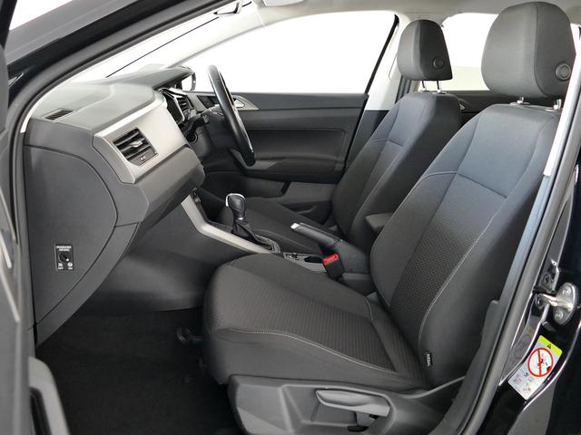 ポロ ＴＳＩコンフォートライン　前後純正ドラレコ　液晶メーター　Ｃａｒｐｌａｙ対応純正ナビ　地デジ　ＣＤ／ＤＶＤ　ＥＴＣ２．０　エンブレム内蔵バックカメラ　前後パークセンサー　デイライト　ＡＣＣ　ブラインドスポット　ＣＰＯ認定中古車（14枚目）