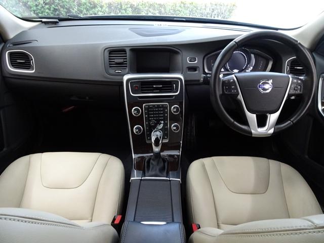 Ｖ６０ Ｄ４　クラシック　最終型　記録簿　禁煙車　スペアキー　ディーゼルターボ　アイシン製８速ＡＴ　評価点４．５点　ガラスサンルーフ　衝突軽減ブレーキ（40枚目）