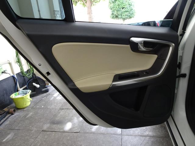 S60 D4 ダイナミックエディション 後期型 記録簿 禁煙車 衝突軽減ブレーキ ブラインドスポット レーンキープ 直列4気筒2000CCディーゼルターボ アイシン製8速AT(31枚目)