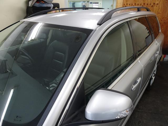 Ｖ７０ ２．５Ｔ　ＬＥ　記録簿　直列５気筒２５２０ＣＣターボ　アイシン製６速ＡＴ　令和６年Ａ／Ｃコンプレッサー交換済　純正１７インチアルミホイール　ＨＩＤ　ルーフレール（7枚目）