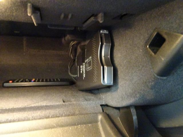 Ｖ７０ ２．５Ｔ　ＬＥ　記録簿　直列５気筒２５２０ＣＣターボ　アイシン製６速ＡＴ　令和６年Ａ／Ｃコンプレッサー交換済　純正１７インチアルミホイール　ＨＩＤ　ルーフレール（22枚目）