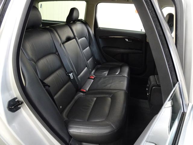 Ｖ７０ ２．５Ｔ　ＬＥ　記録簿　直列５気筒２５２０ＣＣターボ　アイシン製６速ＡＴ　令和６年Ａ／Ｃコンプレッサー交換済　純正１７インチアルミホイール　ＨＩＤ　ルーフレール（33枚目）