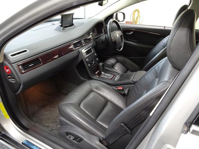 Ｖ７０ ２．５Ｔ　ＬＥ　記録簿　直列５気筒２５２０ＣＣターボ　アイシン製６速ＡＴ　令和６年Ａ／Ｃコンプレッサー交換済　純正１７インチアルミホイール　ＨＩＤ　ルーフレール（35枚目）