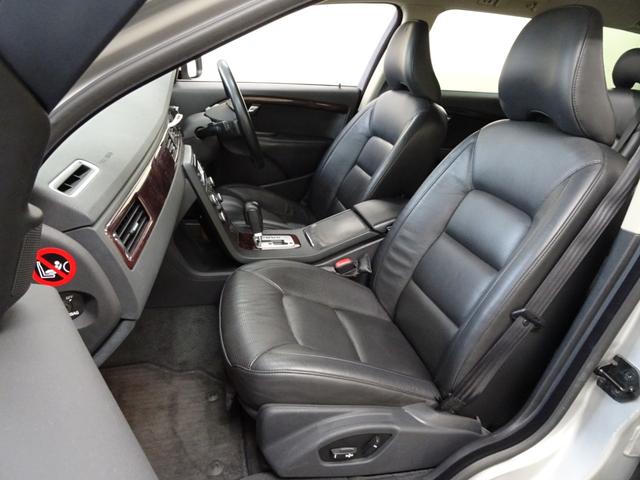 Ｖ７０ ２．５Ｔ　ＬＥ　記録簿　直列５気筒２５２０ＣＣターボ　アイシン製６速ＡＴ　令和６年Ａ／Ｃコンプレッサー交換済　純正１７インチアルミホイール　ＨＩＤ　ルーフレール（36枚目）
