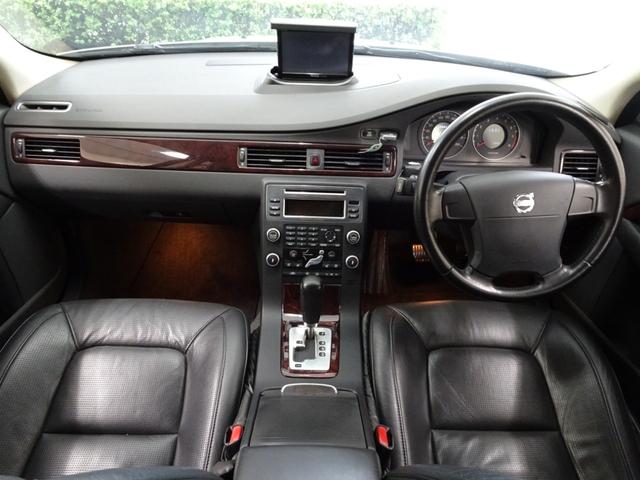 Ｖ７０ ２．５Ｔ　ＬＥ　記録簿　直列５気筒２５２０ＣＣターボ　アイシン製６速ＡＴ　令和６年Ａ／Ｃコンプレッサー交換済　純正１７インチアルミホイール　ＨＩＤ　ルーフレール（39枚目）