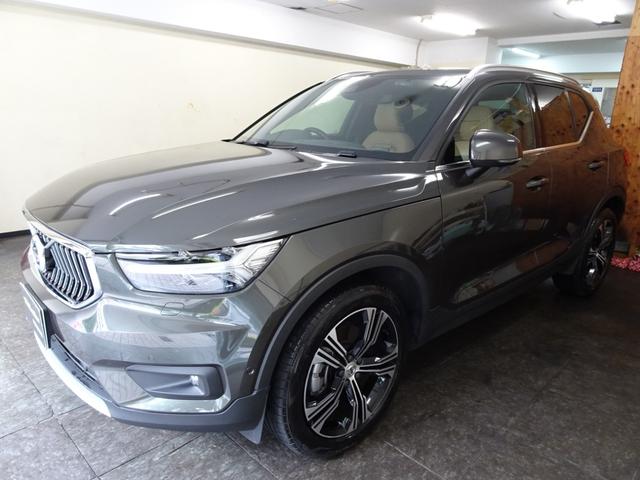 ＸＣ４０ Ｔ４　ＡＷＤ　インスクリプション　ワンオーナー　ユーザー買取車　記録簿　禁煙車　衝突軽減ブレーキ　直列４気筒２０００ＣＣターボ　アイシン製８速ＡＴ　ブラインドスポット　レーンキープ　パイロットアシスト　カープレイ　ＬＥＤ　純正アルミ（14枚目）