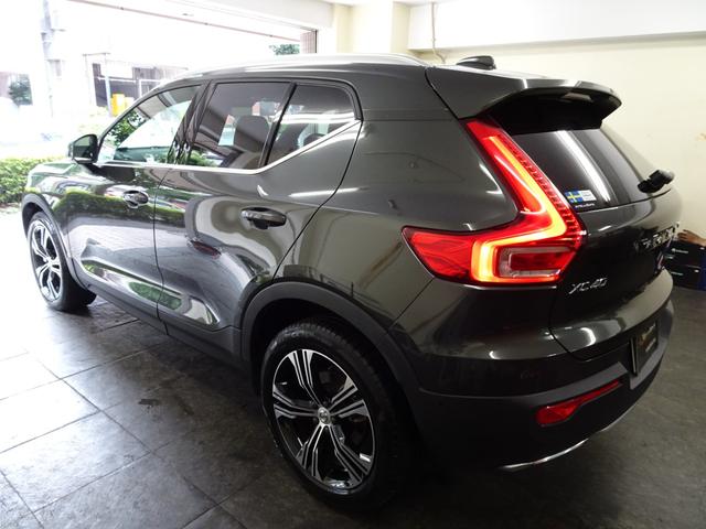 ＸＣ４０ Ｔ４　ＡＷＤ　インスクリプション　ワンオーナー　ユーザー買取車　記録簿　禁煙車　衝突軽減ブレーキ　直列４気筒２０００ＣＣターボ　アイシン製８速ＡＴ　ブラインドスポット　レーンキープ　パイロットアシスト　カープレイ　ＬＥＤ　純正アルミ（16枚目）
