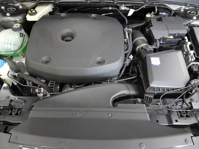 ＸＣ４０ Ｔ４　ＡＷＤ　インスクリプション　ワンオーナー　ユーザー買取車　記録簿　禁煙車　衝突軽減ブレーキ　直列４気筒２０００ＣＣターボ　アイシン製８速ＡＴ　ブラインドスポット　レーンキープ　パイロットアシスト　カープレイ　ＬＥＤ　純正アルミ（19枚目）