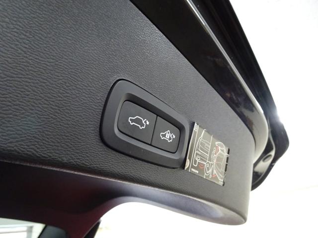 ＸＣ４０ Ｔ４　ＡＷＤ　インスクリプション　ワンオーナー　ユーザー買取車　記録簿　禁煙車　衝突軽減ブレーキ　直列４気筒２０００ＣＣターボ　アイシン製８速ＡＴ　ブラインドスポット　レーンキープ　パイロットアシスト　カープレイ　ＬＥＤ　純正アルミ（27枚目）
