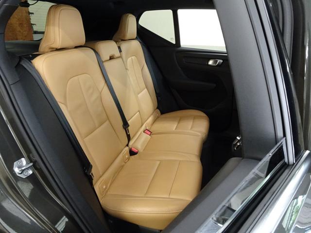 ＸＣ４０ Ｔ４　ＡＷＤ　インスクリプション　ワンオーナー　ユーザー買取車　記録簿　禁煙車　衝突軽減ブレーキ　直列４気筒２０００ＣＣターボ　アイシン製８速ＡＴ　ブラインドスポット　レーンキープ　パイロットアシスト　カープレイ　ＬＥＤ　純正アルミ（36枚目）