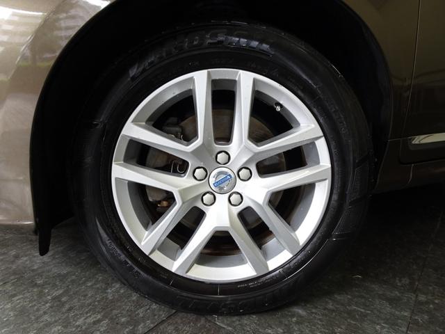 ＸＣ６０ Ｄ４　クラシック　最終型　記録簿　禁煙車　スペアキー　衝突軽減ブレーキ　直列４気筒２０００ＣＣディーゼルターボ　アイシン製８速ＡＴ　ブラインドスポット　レーンキープ　ＥＧＲ洗浄　タイヤ４本新品（17枚目）