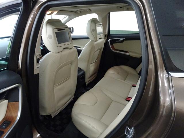 ＸＣ６０ Ｄ４　クラシック　最終型　記録簿　禁煙車　スペアキー　衝突軽減ブレーキ　直列４気筒２０００ＣＣディーゼルターボ　アイシン製８速ＡＴ　ブラインドスポット　レーンキープ　ＥＧＲ洗浄　タイヤ４本新品（40枚目）