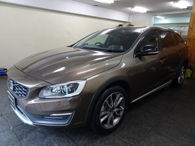 V60 クロスカントリー T5 AWD SE 下取車 記録簿 禁煙車 4WD 衝突軽減ブレーキ スペアキー ブラインドスポット レーンキープ 直列5気筒2500CCターボ アイシン製6速AT(14枚目)