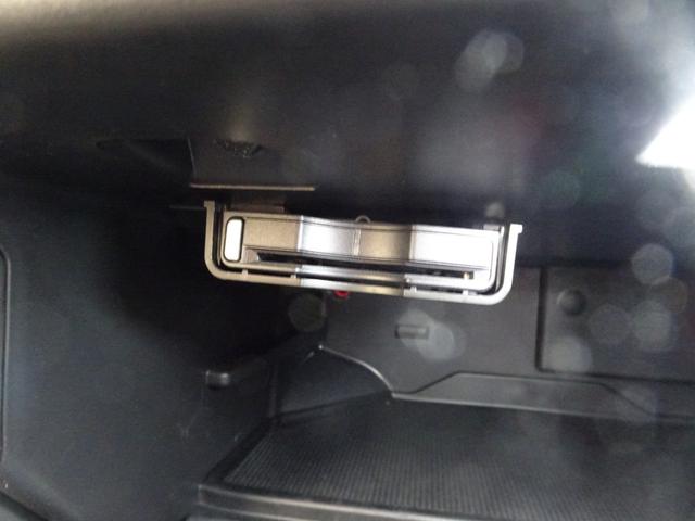 V60 クロスカントリー T5 AWD SE 下取車 記録簿 禁煙車 4WD 衝突軽減ブレーキ スペアキー ブラインドスポット レーンキープ 直列5気筒2500CCターボ アイシン製6速AT(22枚目)