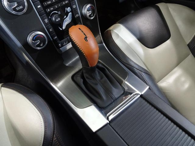 V60 クロスカントリー T5 AWD SE 下取車 記録簿 禁煙車 4WD 衝突軽減ブレーキ スペアキー ブラインドスポット レーンキープ 直列5気筒2500CCターボ アイシン製6速AT(27枚目)