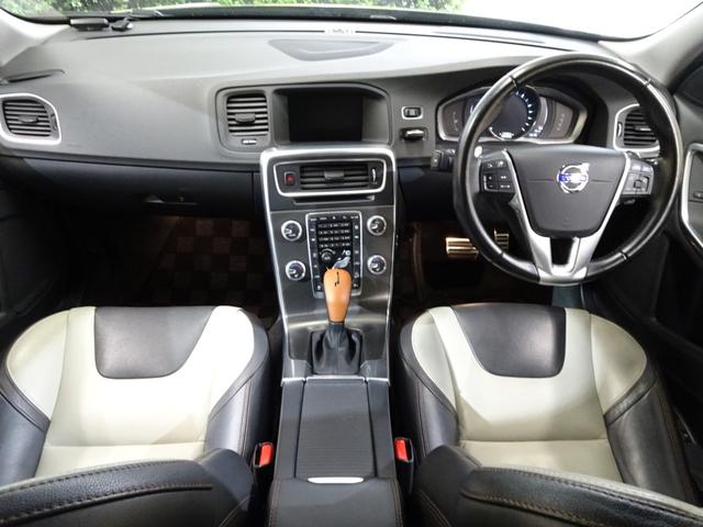 V60 クロスカントリー T5 AWD SE 下取車 記録簿 禁煙車 4WD 衝突軽減ブレーキ スペアキー ブラインドスポット レーンキープ 直列5気筒2500CCターボ アイシン製6速AT(41枚目)