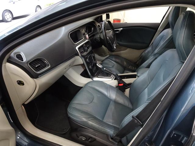 V40 T4 SE 下取車 記録簿 禁煙車 衝突軽減ブレーキ 直列4気筒1600CCターボ 6速DCT ブラインドスポット レーンキープ ACC ガラスルーフ(33枚目)