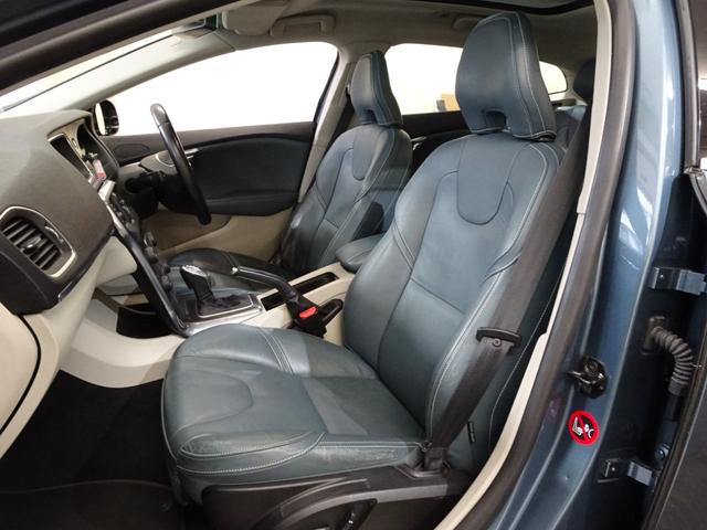 V40 T4 SE 下取車 記録簿 禁煙車 衝突軽減ブレーキ 直列4気筒1600CCターボ 6速DCT ブラインドスポット レーンキープ ACC ガラスルーフ(34枚目)