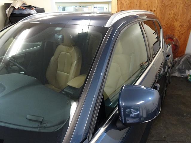 XC40 T4 AWD インスクリプション 記録簿 禁煙車 衝突軽減ブレーキ ブラインドスポット レーンキープ パイロットアシスト 直列4気筒2000CCターボ アイシン製8速AT(7枚目)