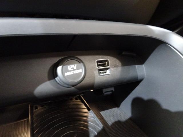 XC40 T4 AWD インスクリプション 記録簿 禁煙車 衝突軽減ブレーキ ブラインドスポット レーンキープ パイロットアシスト 直列4気筒2000CCターボ アイシン製8速AT(22枚目)