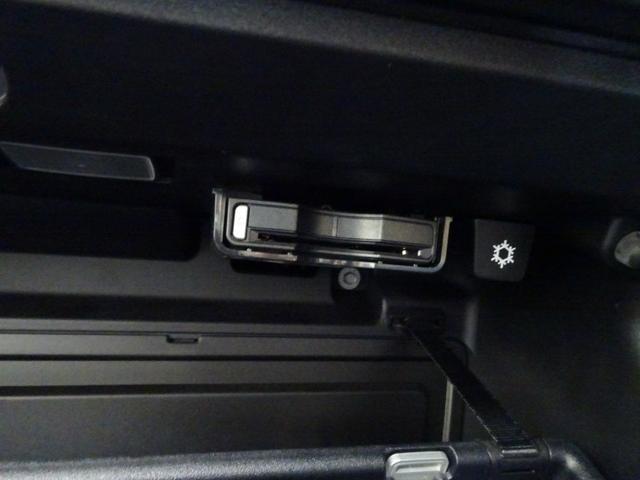 XC40 T4 AWD インスクリプション 記録簿 禁煙車 衝突軽減ブレーキ ブラインドスポット レーンキープ パイロットアシスト 直列4気筒2000CCターボ アイシン製8速AT(23枚目)