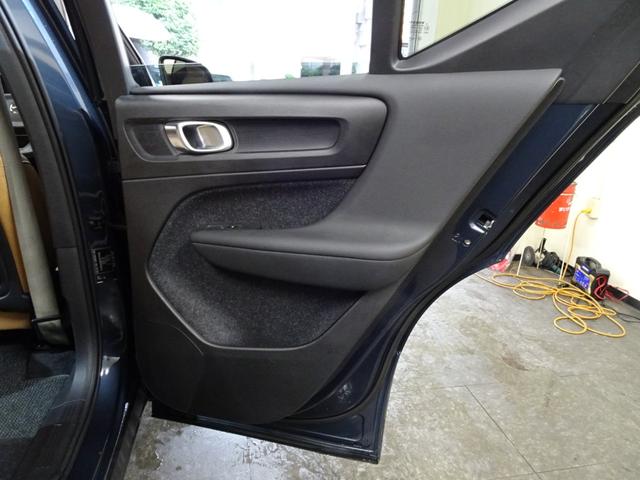 XC40 T4 AWD インスクリプション 記録簿 禁煙車 衝突軽減ブレーキ ブラインドスポット レーンキープ パイロットアシスト 直列4気筒2000CCターボ アイシン製8速AT(30枚目)