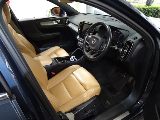 XC40 T4 AWD インスクリプション 記録簿 禁煙車 衝突軽減ブレーキ ブラインドスポット レーンキープ パイロットアシスト 直列4気筒2000CCターボ アイシン製8速AT(33枚目)