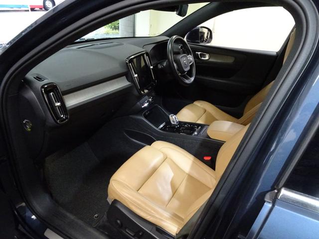 XC40 T4 AWD インスクリプション 記録簿 禁煙車 衝突軽減ブレーキ ブラインドスポット レーンキープ パイロットアシスト 直列4気筒2000CCターボ アイシン製8速AT(37枚目)