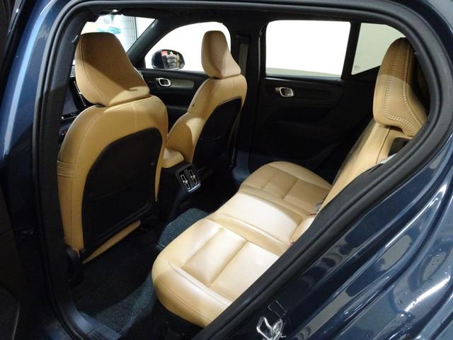 XC40 T4 AWD インスクリプション 記録簿 禁煙車 衝突軽減ブレーキ ブラインドスポット レーンキープ パイロットアシスト 直列4気筒2000CCターボ アイシン製8速AT(40枚目)