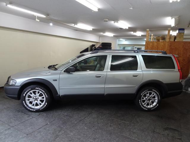 ＸＣ７０ ２．５Ｔ　２００４年モデル　記録簿　禁煙車　直列５気筒２５２０ＣＣターボ　アイシン製５速ＡＴ（ＭＴモード付）　パートタイム４ＷＤ　ガラスサンルーフ　ルーフレール　ＨＩＤ（12枚目）