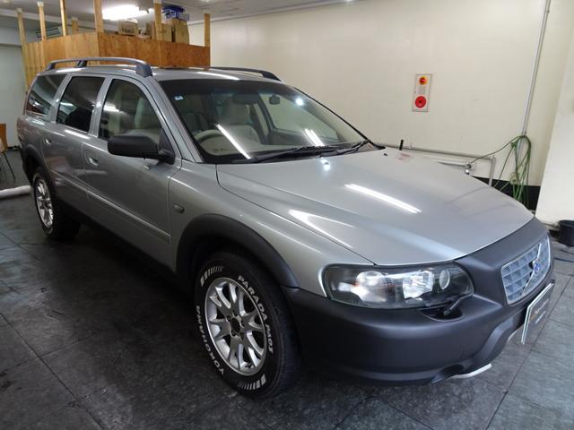 ＸＣ７０ ２．５Ｔ　２００４年モデル　記録簿　禁煙車　直列５気筒２５２０ＣＣターボ　アイシン製５速ＡＴ（ＭＴモード付）　パートタイム４ＷＤ　ガラスサンルーフ　ルーフレール　ＨＩＤ（13枚目）