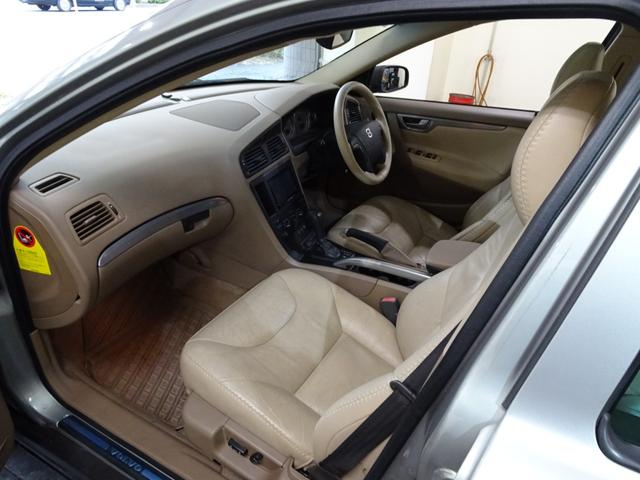 ＸＣ７０ ２．５Ｔ　２００４年モデル　記録簿　禁煙車　直列５気筒２５２０ＣＣターボ　アイシン製５速ＡＴ（ＭＴモード付）　パートタイム４ＷＤ　ガラスサンルーフ　ルーフレール　ＨＩＤ（33枚目）