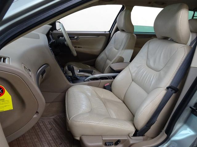 ＸＣ７０ ２．５Ｔ　２００４年モデル　記録簿　禁煙車　直列５気筒２５２０ＣＣターボ　アイシン製５速ＡＴ（ＭＴモード付）　パートタイム４ＷＤ　ガラスサンルーフ　ルーフレール　ＨＩＤ（34枚目）