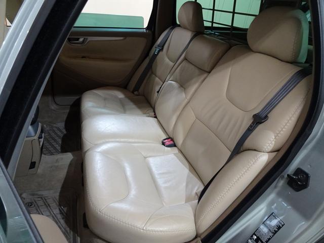 ＸＣ７０ ２．５Ｔ　２００４年モデル　記録簿　禁煙車　直列５気筒２５２０ＣＣターボ　アイシン製５速ＡＴ（ＭＴモード付）　パートタイム４ＷＤ　ガラスサンルーフ　ルーフレール　ＨＩＤ（35枚目）