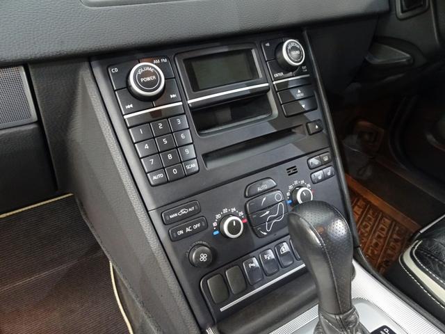 XC90 3.2 Rデザイン 後期型 記録簿 禁煙車 スペアキー 7人乗 直列6気筒3200CC アイシン製6速AT HID Rデザイン専用19インチアルミホイール(21枚目)
