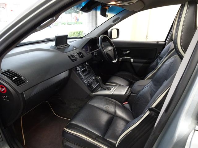XC90 3.2 Rデザイン 後期型 記録簿 禁煙車 スペアキー 7人乗 直列6気筒3200CC アイシン製6速AT HID Rデザイン専用19インチアルミホイール(36枚目)