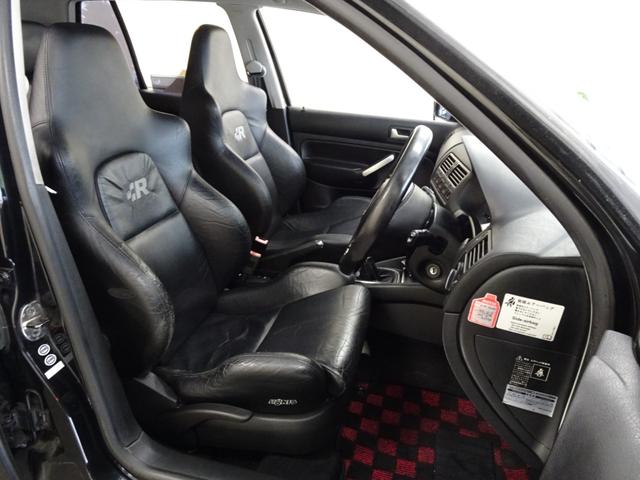 ゴルフ R32 記録簿 禁煙車 限定200台 4モーション 6速MT RAYS18インチアルミホイール einsatzマフラー 純正アルミ有 オールペイント(29枚目)