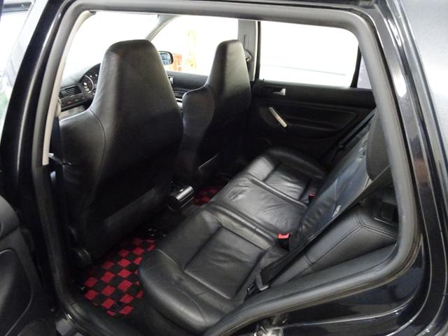 ゴルフ R32 記録簿 禁煙車 限定200台 4モーション 6速MT RAYS18インチアルミホイール einsatzマフラー 純正アルミ有 オールペイント(35枚目)