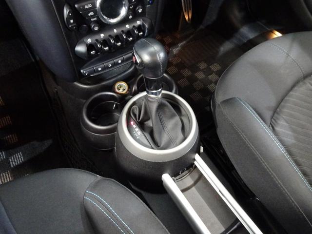 MINI クーパーS クロスオーバー 記録簿 禁煙車 スペアキー 純正アルミホイール HID ブラックモケットシート パドルシフト(22枚目)