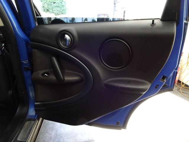 MINI クーパーS クロスオーバー 記録簿 禁煙車 スペアキー 純正アルミホイール HID ブラックモケットシート パドルシフト(25枚目)