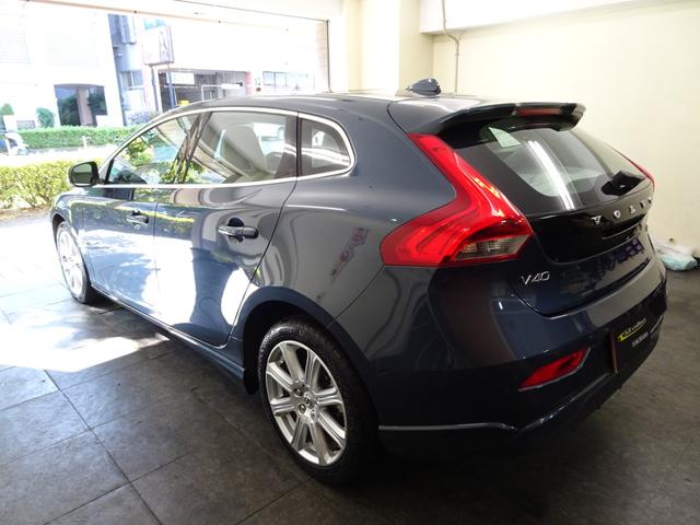 V40 D4 インスクリプション 後期型 記録簿 禁煙車 衝突軽減ブレーキ ブラインドスポット レーンキープ 直列4気筒2000CCディーゼルターボ アイシン製8速AT パノラマガラスルーフ(12枚目)